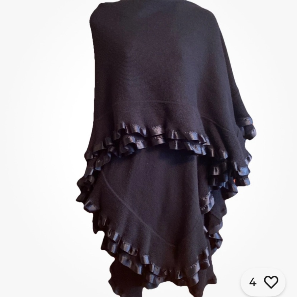 Oscar De La Renta Black Ruffle Wrap Shawl
